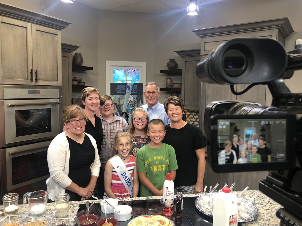padairymens's tweet photo. It was a #dairy delicious day on @GoodDayPA with @AmyKehm and @BrettThackABC27 . Breakfast was on the menu with dairy in the leading role for Overnight Oats and Ricotta Pancakes - yum! Recipes in the comments below. #ChoosePADairy #GoodnessThatMatters https://t.co/4nDnCFUrr4