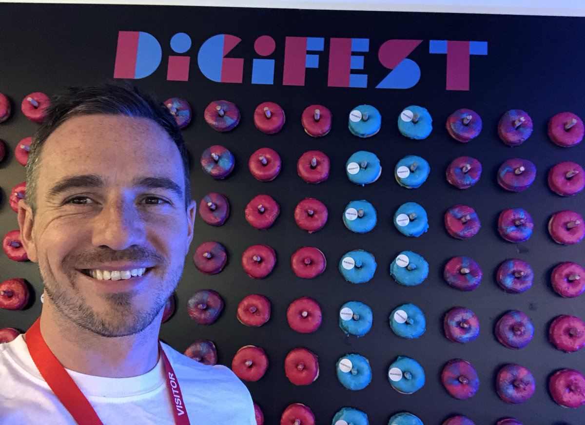 selfiebots's tweet photo. 🤖 Awesome Digifest 2019 #NBCUDigifest #selfiebot https://t.co/sHM84FG2I5