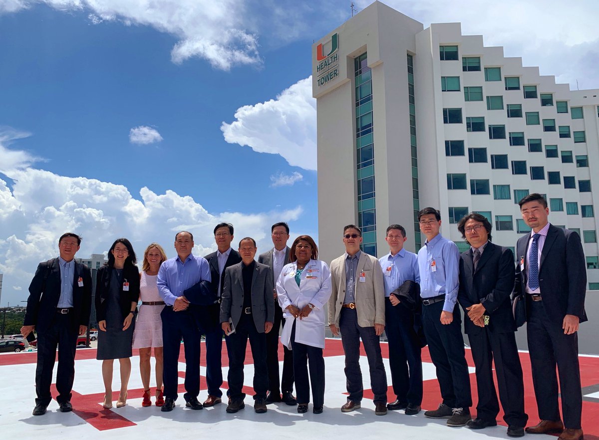 JosephLamelas's tweet photo. Hosted ten cardiac surgeons from China @UMiamiHealth who viewed #MiniAVR #CABG & #MitralValve surgeries to learn minimally invasive techniques and learned to use specialized surgical tools to facilitate access to the heart. #cardiacsurgery #MiamiMethod https://t.co/n99Tj6asdS