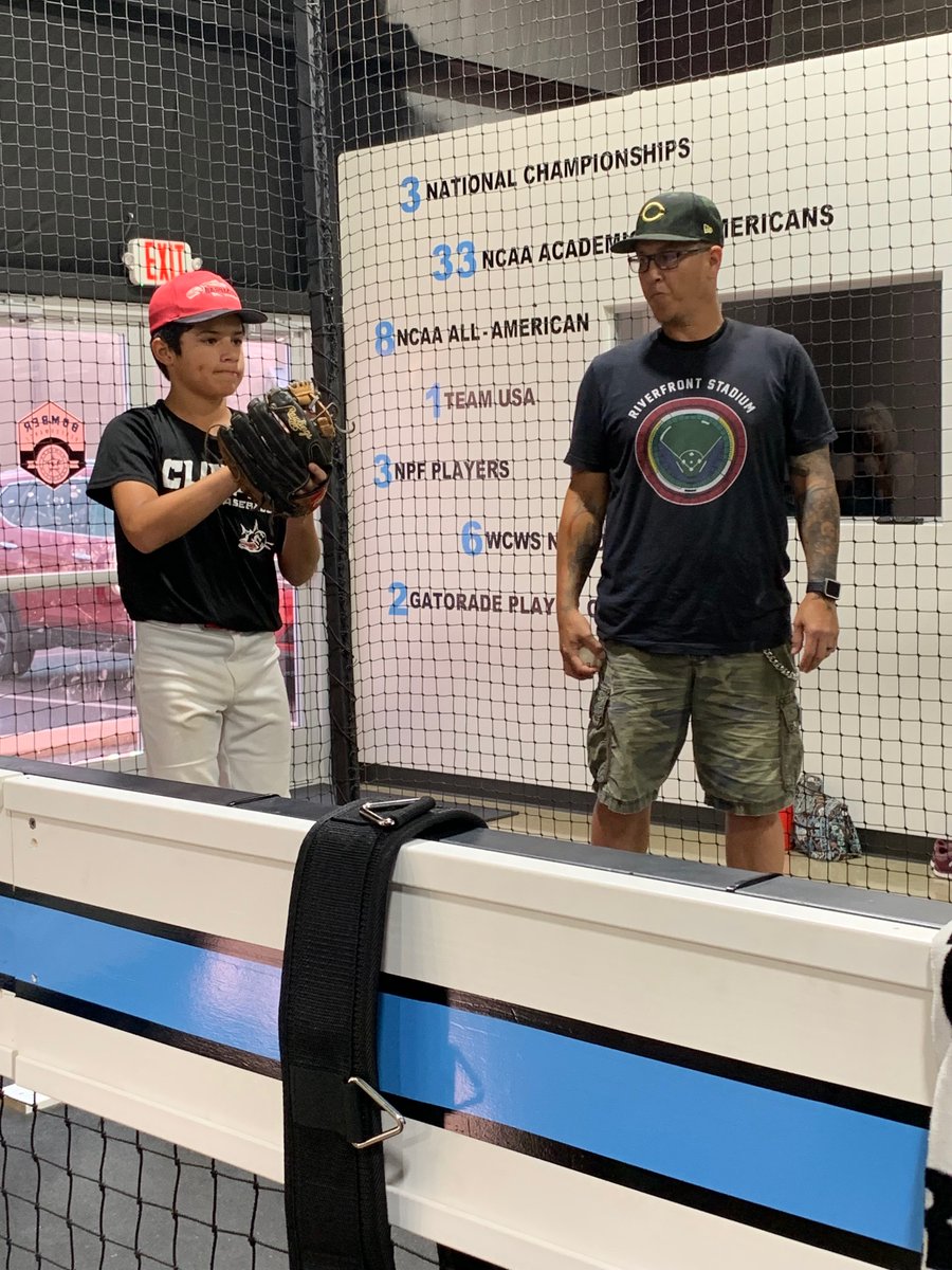cudas_bb's tweet photo. Cudas Baseball is so thankful for Danny Graves coming out and sharing his wisdom with our boys about the game! #cudasbaseball #baseball #probaseball #majorleagues https://t.co/DjLquKR173