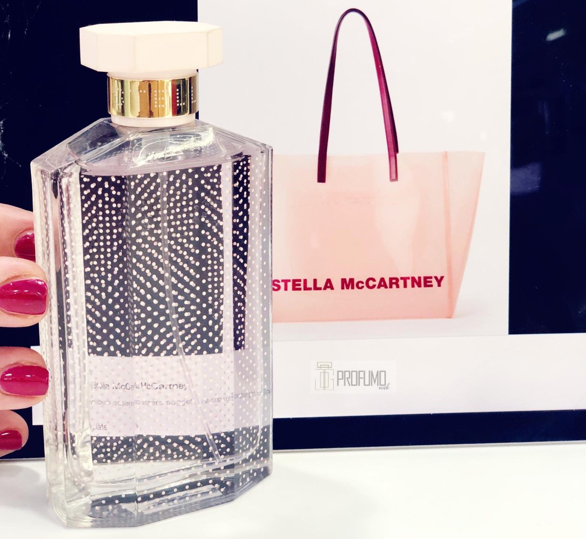 profumoweb's tweet photo. 💫 STELLA MC CARTNEY 💫
•Profumo per la donna naturalmente seducente e sicura di sé •
Eau de Toilette 100ml € 40.00
https://t.co/fefw97WvdL ✅
°
°
°
°
°
°
#profumo #parfum #parfume #fragranza #uomo #donna #girl #stellamccartney #instagram #instagood  #photooftheday #profumoweb https://t.co/oQgfdJaF7K