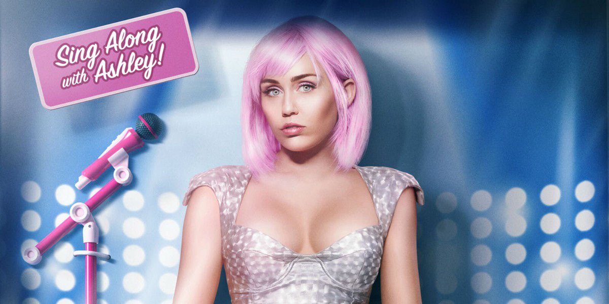 RevistaYHM's tweet photo. .@MileyCyrus lança hoje o clipe de "On a Roll", música da sua pop star Ashley O em @BlackMirror, da @NetflixBrasil. Apesar de não ser o maior sucesso da série, nós gostamos do episódio "Rachel, Jack and Ashley Too" que evoca temas tão atuais. #JujuCarente https://t.co/7Tg5mWUpLL