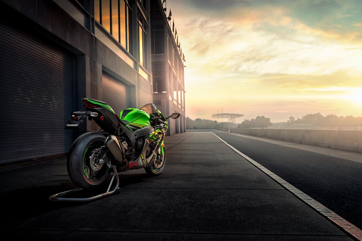 KawasakiUSA's tweet photo. Ready to roar. #Ninja #ZX10R https://t.co/ut4IUaoHmu