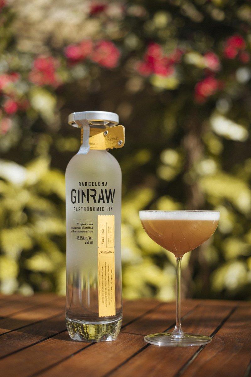 Cocktails and wine evoke summer days 🍸Check the #RivierabyQuattro pics to start the Summer countdown
