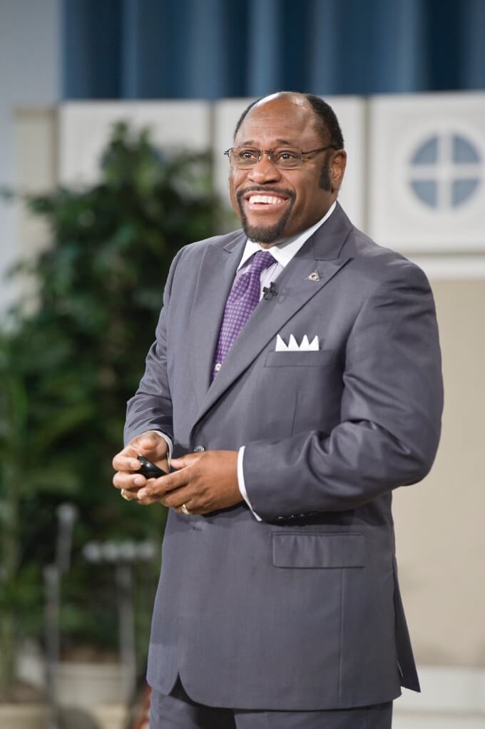 “Healthy relationships should always begin at the spiritual and  intellectual levels - the levels of purpose, motivation, interests,  dreams,and personality.” - Dr Myles Munroe

@SalvageMarriage  @LifeWayMarriage  @mrgwrks  @Eye2eyemarriage  @loverespectinc  @love @LoveInMarriage