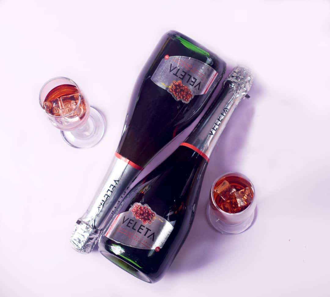 VeletaNG's tweet photo. Tastes even better than it looks.. Go on, I know you want a sip๐ฅ
#Winery #WineLovers #FruitWine #Red #Whiteย #celebration #Wine #grape #peach #fruit #bossdrink #wcw https://t.co/w3FynPX2ZF