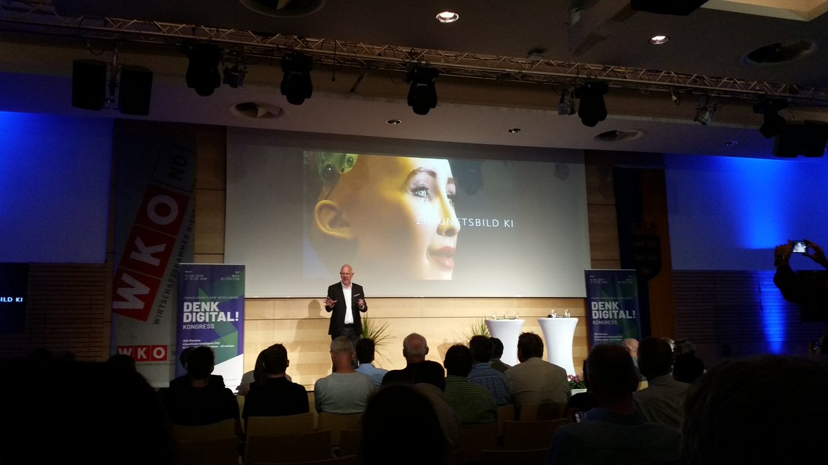 MarcusEconob's tweet photo. Zukunftsbild KI: Matthias Horx live https://t.co/woncuV7gEs