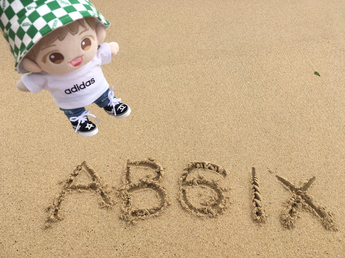 V_babyss's tweet photo. 배틀트립 영동투어

강문 해변

똥손인 임마는 형아 손민수 놀이 중

덕분에 신이난 임형이

모자 @Babymin0529 
바지 @bubbletea_dgnb7 
신발 @idolllook_on 

멜빵 &amp; 맨투맨 @merry_salonn https://t.co/Q6AMVSGVjc