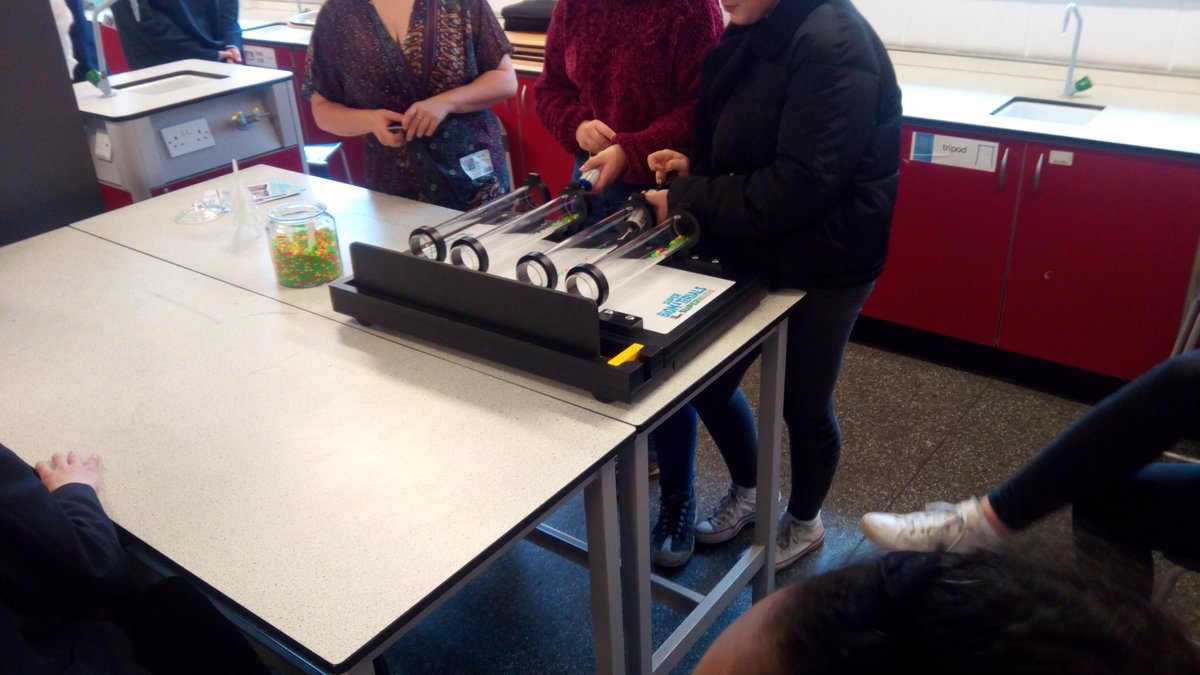 TLES_Brainiacs's tweet photo. More photos of the super sessions on Microbiology delivered today by @UniofNottingham scientists to our Year 10 and Year 12 students. https://t.co/85Mov4h4nw