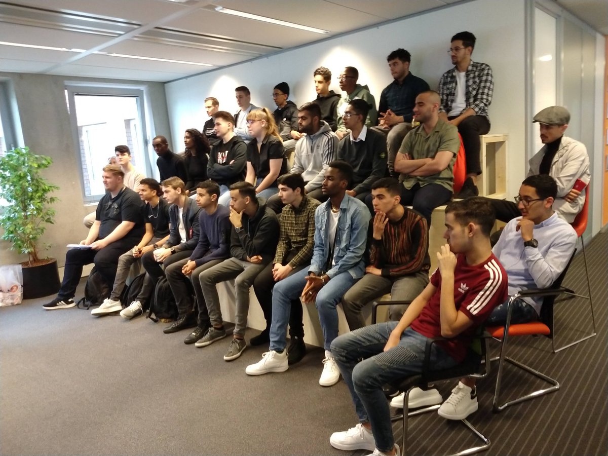 talenmeetstop's tweet photo. Vandaag een toffe dag gehad bij @CALL2 met studenten ICT Beheer van @rocvanamsterdam @MBOCollegeZuid. De studenten doen mee aan het programma Student Business Xperience waarbij zij kennis maken met verschillende bedrijfsculturen. https://t.co/HELRnYR5aV