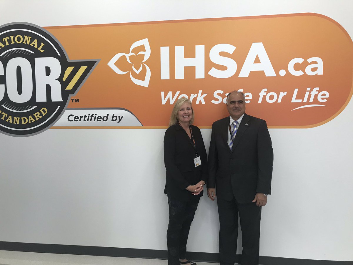 dianedeans's tweet photo. Thank you @IHSAnews for inviting me this morning to your new Skills Development Centre in Ward 10 on St. Laurent Blvd. Wonderful to have you part of our community! @GeorgeDarouze @JohnFraserOS #ward10 #healthandsafety https://t.co/6DY5961yHB
