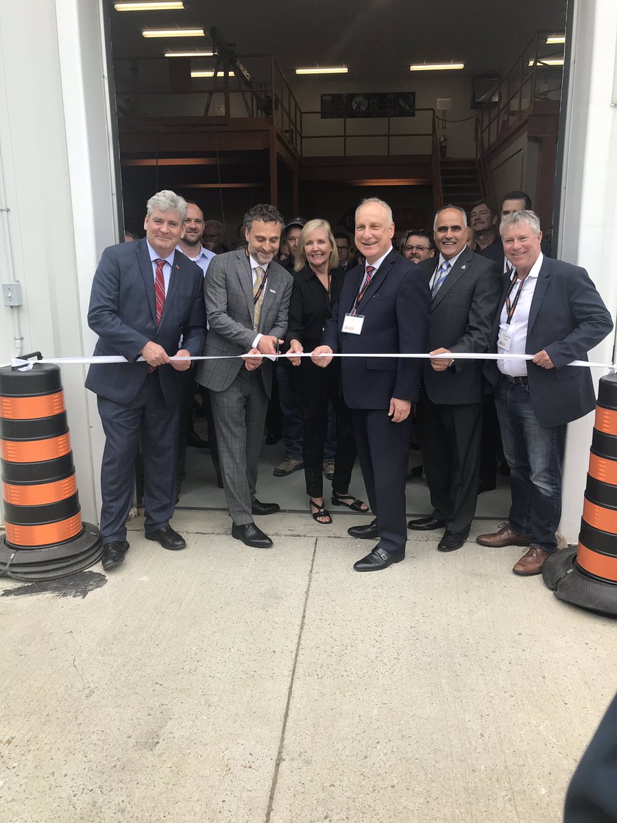 dianedeans's tweet photo. Thank you @IHSAnews for inviting me this morning to your new Skills Development Centre in Ward 10 on St. Laurent Blvd. Wonderful to have you part of our community! @GeorgeDarouze @JohnFraserOS #ward10 #healthandsafety https://t.co/6DY5961yHB