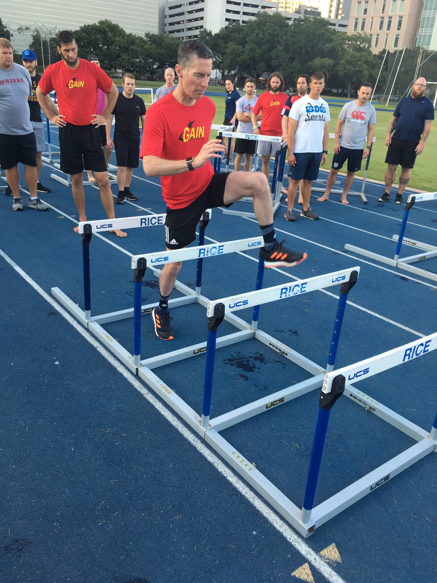 NH_Coaching_'s tweet photo. Another great 6:30am Teaching Session to start off Day 3 @coachgambetta #GAIN2019 #GAINXII
——
Jimmy Radcliffe #PlyometricProgressions Steve Myrland #Straps Vern Gambetta #HipMobility
——
#CoachingTheBestToBeBetter https://t.co/wk42V6S9pB