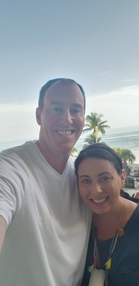 Allen44gv's tweet photo. Happy anniversary to this beautiful lady! I love you babe! https://t.co/Fwu79jd5zp