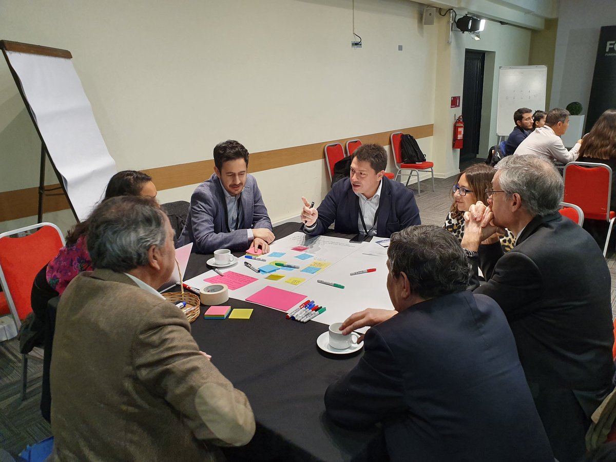 fundacionchile's tweet photo. Nos encontramos en la 2da jornada de #eLabChile. Premiamos a los 4 equipos e iniciamos la discusión regulatoria del sector de distribución eléctrica, buscando aportar soluciones. @RockyMtnInst @CSUEnergy @CNE_Chile @WEC_Chile @EElectricas @Corfo https://t.co/opbrLzhSO7