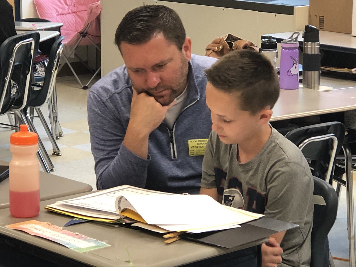 Tremblay818's tweet photo. Sharing writing portfolios with moms, dads, sibs and grandparents! @MsStevensHHS @ibergerhhs4 @LPS_Cyr https://t.co/p1g9WVYb7E