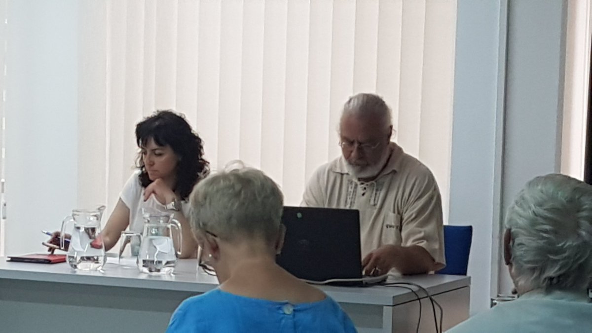 GranadaXelClima's tweet photo. #Granada Estrategias frente al #cambioclimático
-La acción directa no violenta.
-La acción desde la sociedad civil.
-Educación ambiental y sensibilización ciudadana.
-Actuación desde la política municipal y autonómica @RedMalagaClima @andaclima @RedClima @XRGranada @ForGranada https://t.co/n0MMXuXcnm