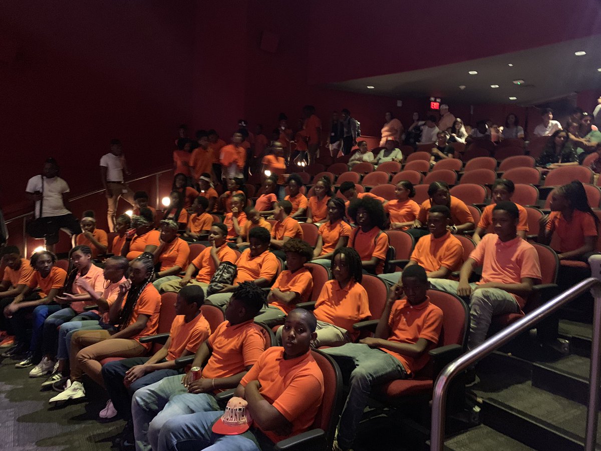 Howard_Usher5's tweet photo. #MicrosoftLaunch #JLIA #PowerUp #PALS @DrEmilyAMassey @got2believeinu @apsupdate @WorldofCocaCola @TeachForAmerica https://t.co/WfmfcTuMR0