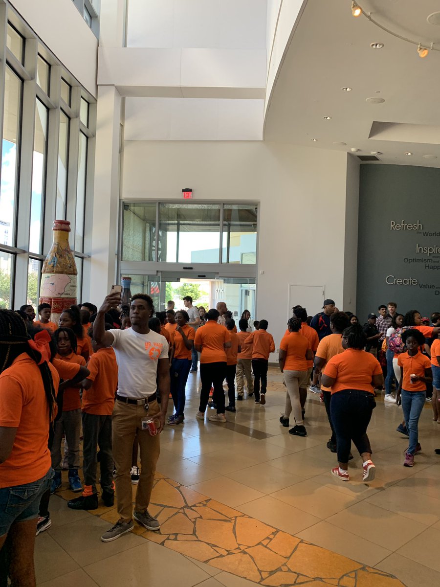 Howard_Usher5's tweet photo. #MicrosoftLaunch #JLIA #PowerUp #PALS @DrEmilyAMassey @got2believeinu @apsupdate @WorldofCocaCola @TeachForAmerica https://t.co/WfmfcTuMR0