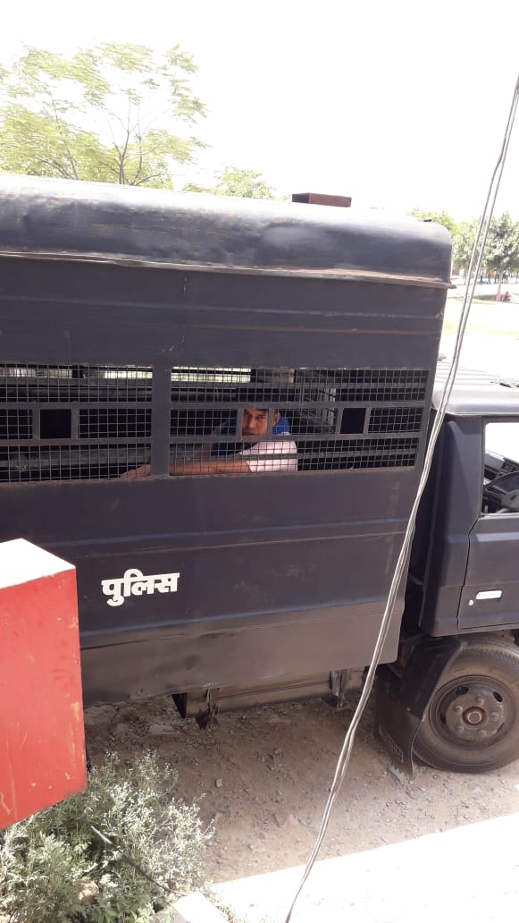 Anujsha30076897's tweet photo. @Uppolice @noidapolice @sspnoida @PMOIndia @MODIfyingBHARAT @narendramodi @myogiadityanath आप से बहुत उम्मीद है इन सबको पकड़े सबको पुलिस रिमांड में अच्छे से सब कुछ निकलवाये ये सबका मेहनत का पैसा खाना चाहते हैं,छोड़ना नही इनको, हाथ जोड़के आपसे विनती है 🙏🙏🙏🙏🙏🙏🙏🙏🙏🙏🙏🙏🙏 https://t.co/wTXfIlV8Cj