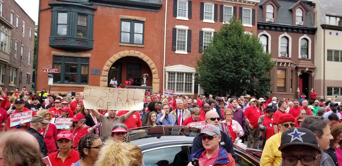 BCEANJEA's tweet photo. Red for Ed comes to Trenton with NJEA members joining the CWA rally in Trenton. https://t.co/APFHb8Kigr