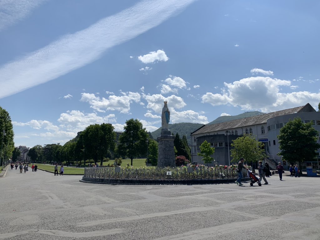 IrishLourdes's tweet photo. #TeamIALV a super day for our Ceremony of Remembrance @IrishLourdes @KillaloeDiocese @RosneyChristine @AgenaHotel @ShannonParish67 @RosneyChristine @EilishGiff @lourdes_france @bev @ronanbrann @draomulholland @jeannevon https://t.co/Y2sygrCfDj