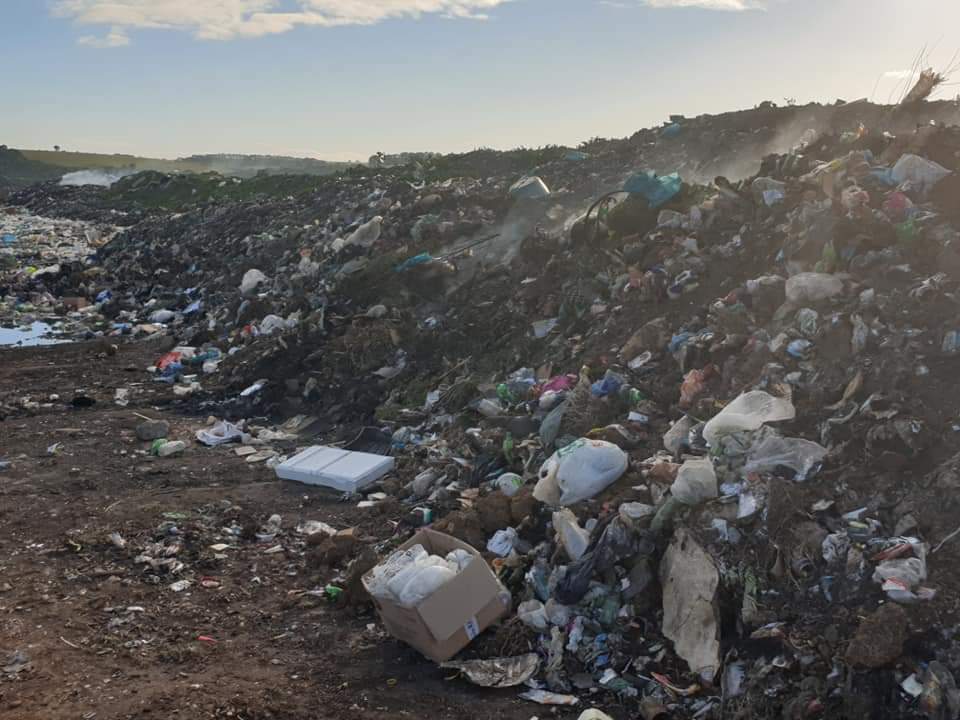 BigmOnline's tweet photo. @SALGA_Gov project coordinator 
@HalleyAugustine (Clarissa Augustine) assisting with #projectreadiness &amp; @Matsaisa2 (Tebogo Matlou), who #researched municipal #assets not in use presented the #WasteManagement #buybackcenter in Alexandria &amp; plans developed to run the facility. https://t.co/xsKo2tPc1F