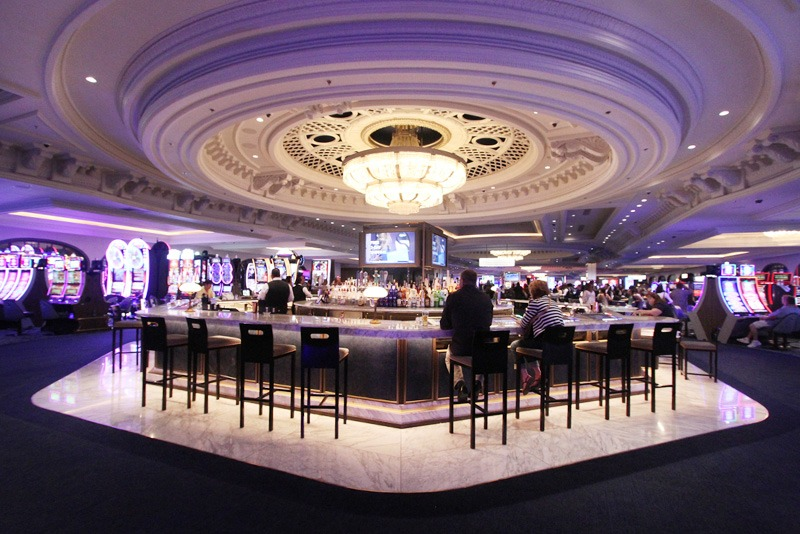 VitalVegas's tweet photo. Want a free drink in a casino? Loyalty club card required. We've got the scoop on what's new and what's next in the world of comped casino hooch. https://t.co/y8Xv4CWwNd https://t.co/qj9ZEkHPlI