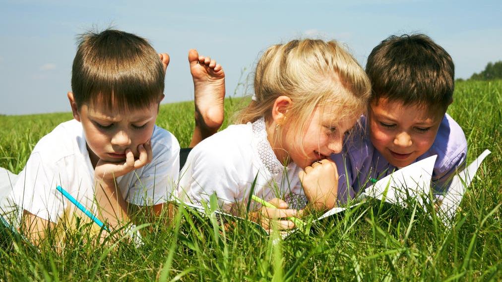 Outdoor learning has huge benefits for children and teachers — so why isn’t it used in more schools?

Opportunities for children to access the natural environment are diminishing, click on the link to find out what the experts say.

metro.news/outdoor-learni…