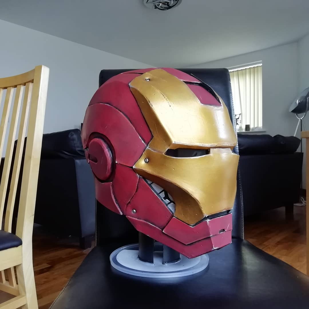 Joseph38456086's tweet photo. Hi! I'm a cosplayer/prop maker who just likes to mess around with foam and I'm new to the twitter world. Here's a paint job that I applied recently to a foam ironman helmet I made a while ago . I hope you enjoy this and more project posts in the near future! 😁
#IronMan #cosplay https://t.co/8b2zbLPuEw
