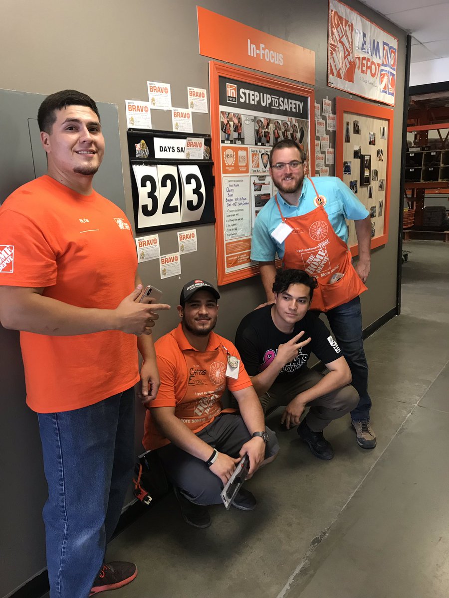 focus8523's tweet photo. 8523 Safety Cookout!! 323 days safe! Thank you team for all your hard work and always working safe. Looking forward to 365! @Oscar86604735 @BigOsSimplePlan @2921073c19df4b9 @raul_moralez2 @JAMMartinez1323 @solymar005 https://t.co/B7ZhkuL14z