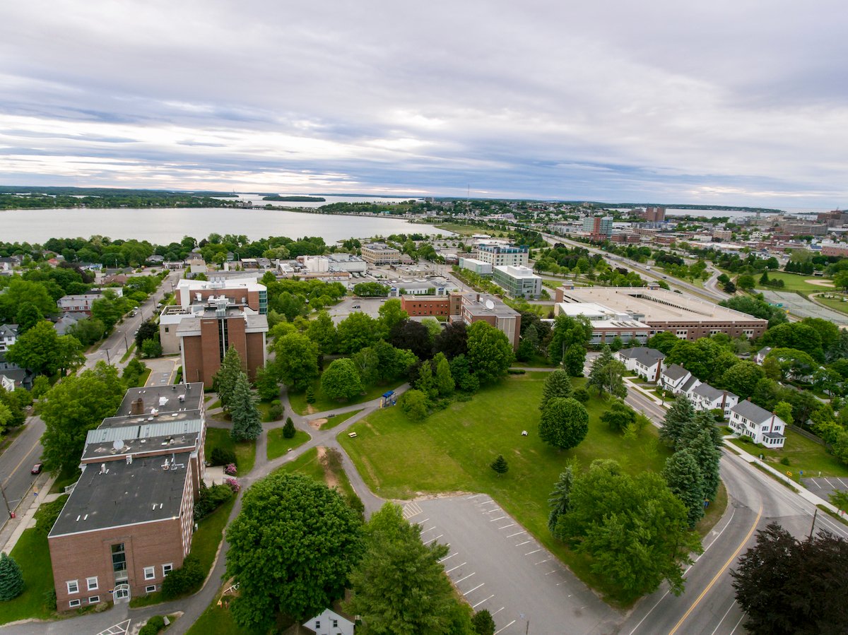 You may have read news reports that <a href="/CityPortland/">City of Portland, Maine</a>  will be welcoming a few hundred asylum seekers in the coming days, and that many have already arrived. As members of the Greater Portland community, USM is reaching out to offer our help. READ MORE: usm.maine.edu/publicaffairs/…