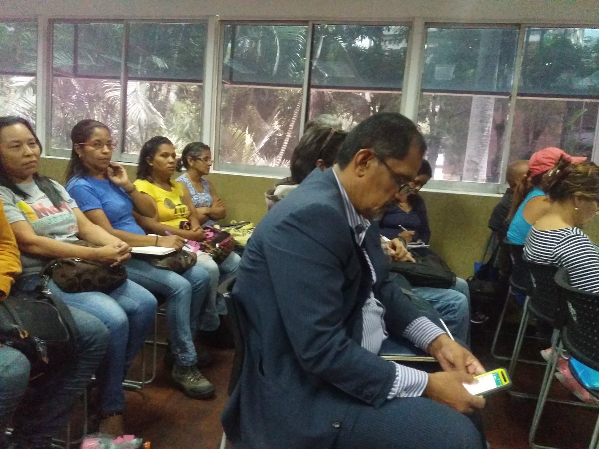 FtuvNoticia's tweet photo. #Hoy #13Jun en los espacio de la @UnexcaO se lleva a cabo el #CongresoConstituyenteUniversitario con la participación de @LeonMora77  @AndresEloyRuizA   @Orlando13684790  #ChavismoEnCombatePorLaPaz #VenezuelaEsCultura2019 #ChavismoEnCombatePorLaPaz #FtuvRevolucionaria https://t.co/pOcaq2AHjG