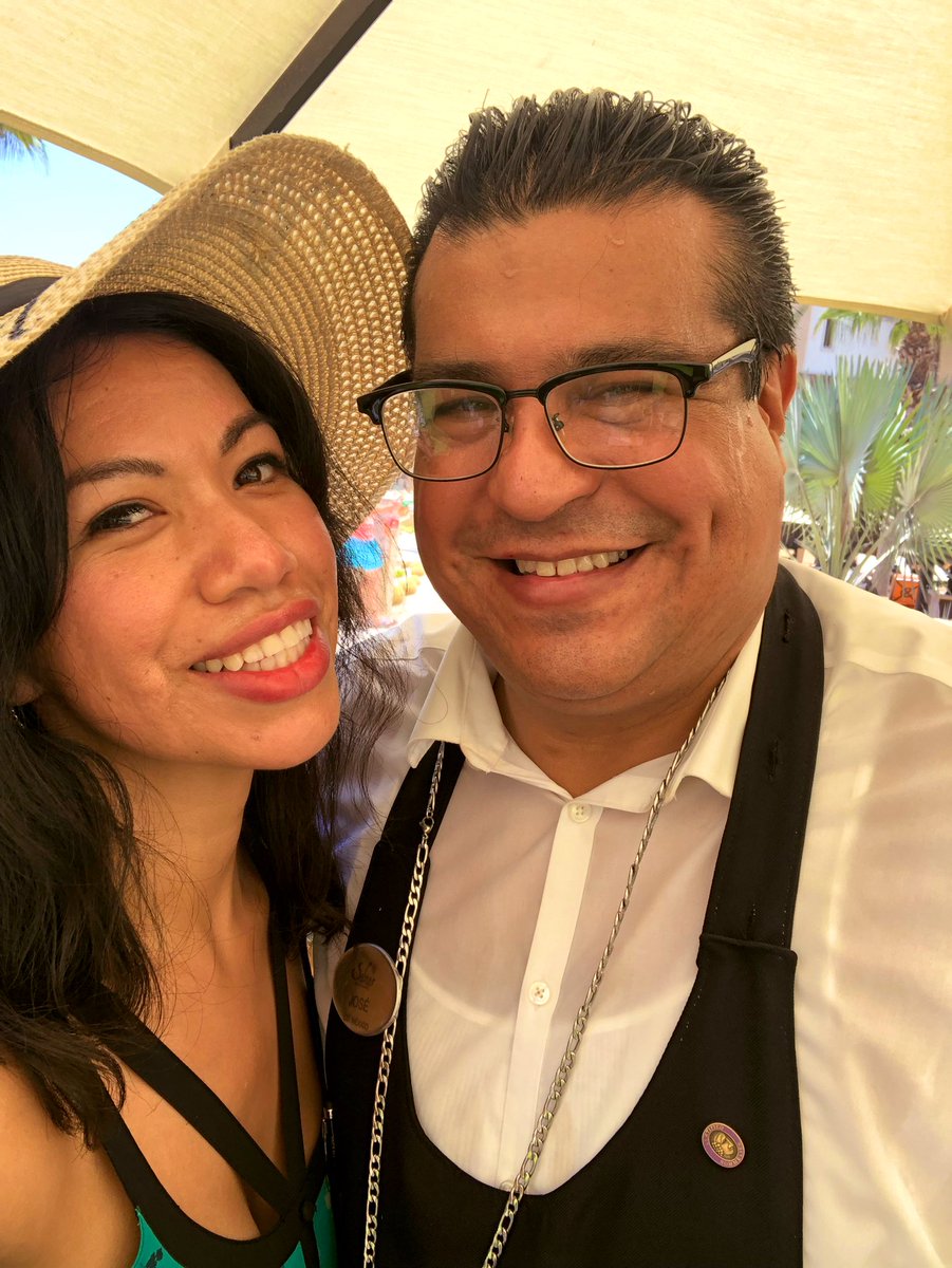 PattieCordova's tweet photo. Tequila tasting is awesome. 😝Jose, our tequila expert, is so knowledgeable and now I only drink extra añejo. 😉
#TravelocityPartner #gnomads #gnomadscabo #SolmarResorts https://t.co/VUoenoHb8g