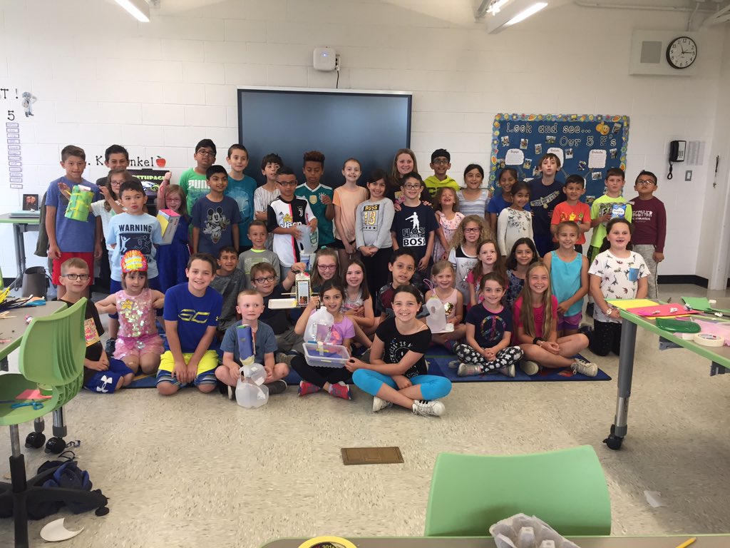 mskarfinkel's tweet photo. We are all about collaboration in the STEM lab! 👍🏼
Thank you to Mrs. Luca’s fourth graders for coming to assist Ms.Austin/ Ms.Formica’s first graders in creating their bird feeders! 🐦 https://t.co/uH0MVeF3vV