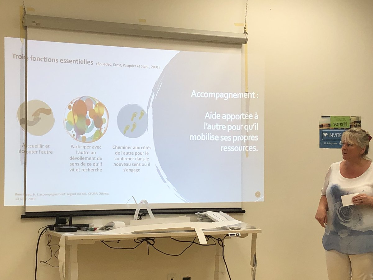 @CFORP #TacEdChat Un beau début avec Nadia Rousseau, PhD.  Elle nous entretient sur « L’accompagnement: une regard sur soi ».  On est choyé de réfléchir avec elle.