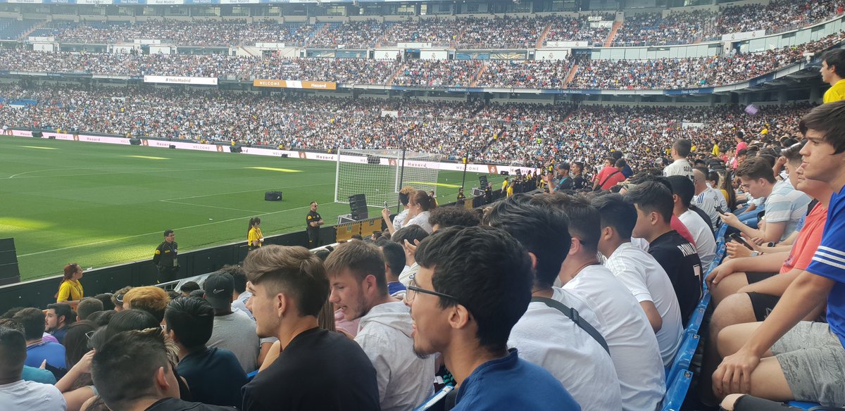 Les prometo que ahora no hay partido en el Bernabéu... Esto sólo lo consigue el Madrid. Orgullo vikingo.