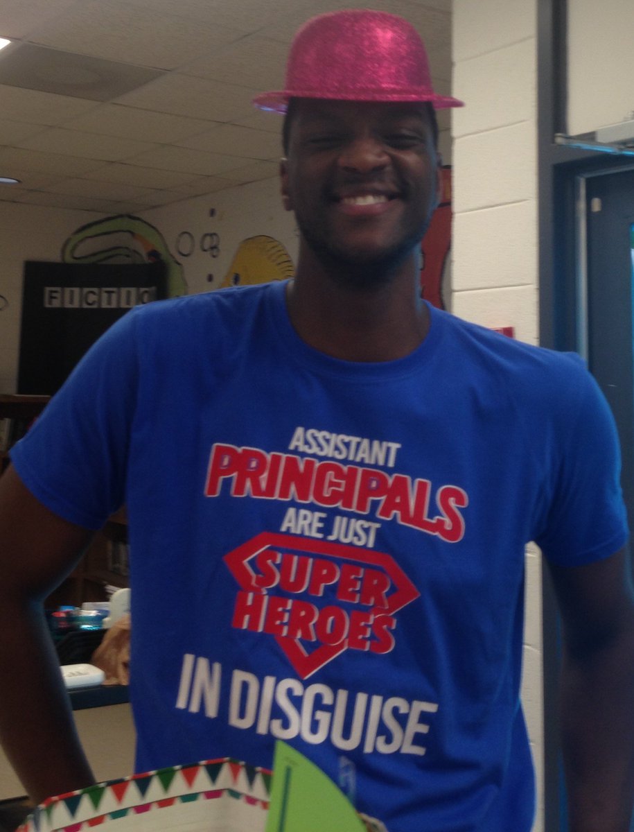 smithpamtw's tweet photo. Mr, McNeill changes his hat to meet the mood. @Dolphinville @Principal0915 https://t.co/3VQyawdMSn