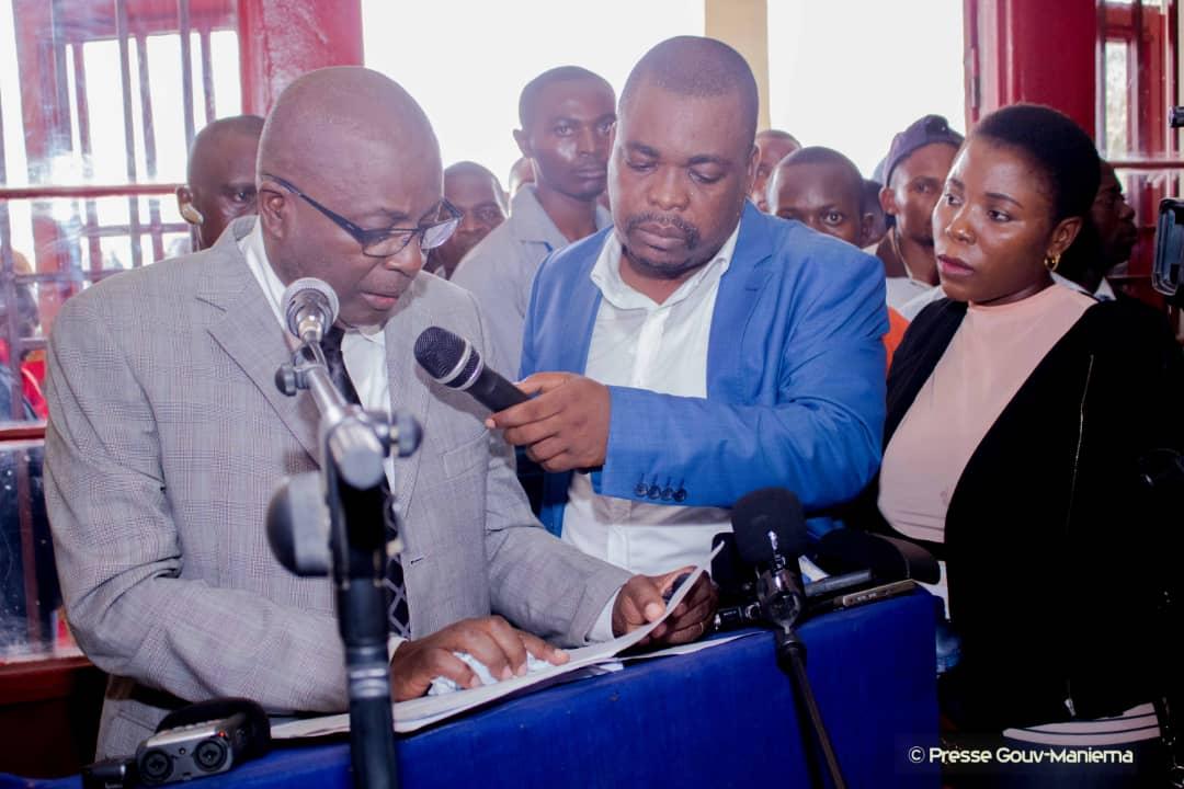 WickotW's tweet photo. Investiture ce Jeudi du Gouvernement AUGUY MUSAFIRI dans la Province du Maniema. Les Députés Provinciaux ont voté à l'unanimité le programme d'action ayant 5 axes principaux répartis sur 10 Domaines d'intervention. https://t.co/TvwHr0VQSc