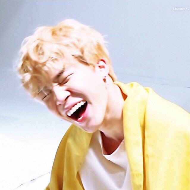 mollajoon's tweet photo. Your last saved picture is the reason why jimin smiled, drop it. https://t.co/cmUpAt6ysk