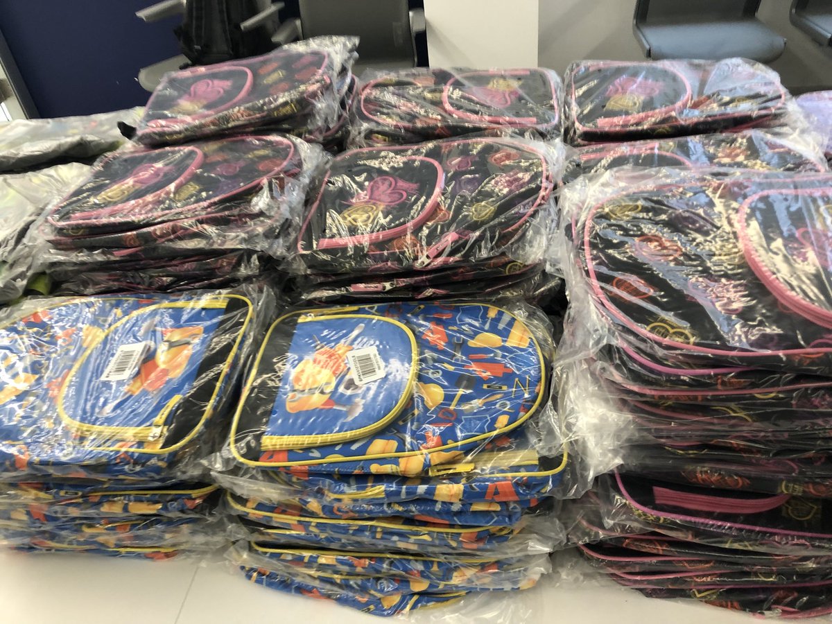 FirstBook's tweet photo. Thanks to @abbvie employees for taking time out of their busy schedules to give back with @FirstBook! As part of #WeekOfPossibilities, employees are filling backpacks across the country with 8,000 #STEM books for summer reading! #AbbVieGivesBack #WeekofPossibilities2019 https://t.co/CQmIWT6azq