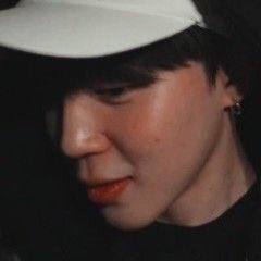 💛 nmkn 🍼 close tweet media