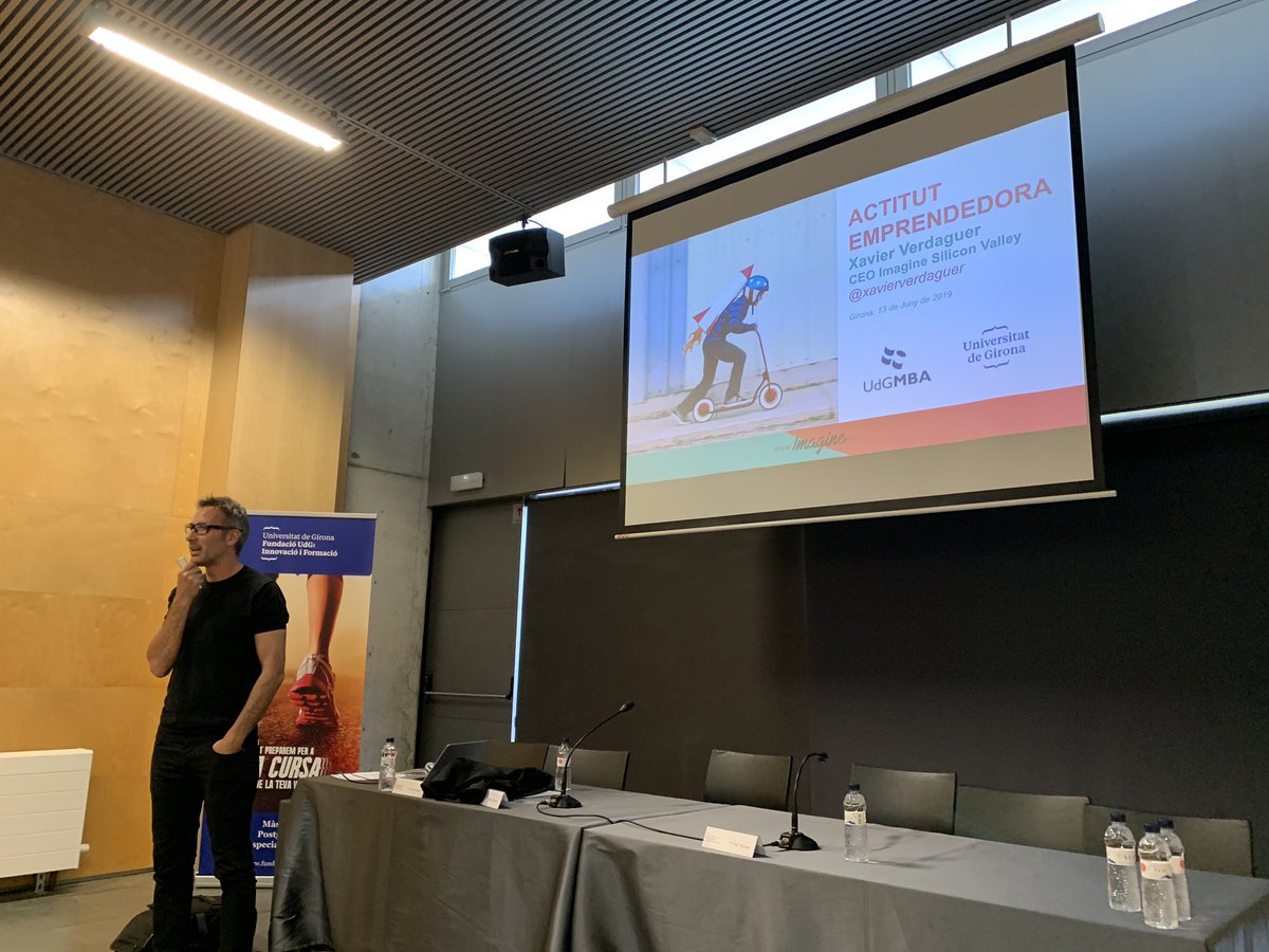 xamores's tweet photo. Actitud emprenedora a càrrec de @xavierverdaguer en l’entrega de títols del @UdGMBA @fudgif de l’edició 2017/2018. “El que pensava que era el pitjor que em podia passar al 2001: arruinar-me, va ser el millor que m’ha passat vist en perspectiva”. Aprendre actitud emprenedoria. https://t.co/pDNjw7qOIi
