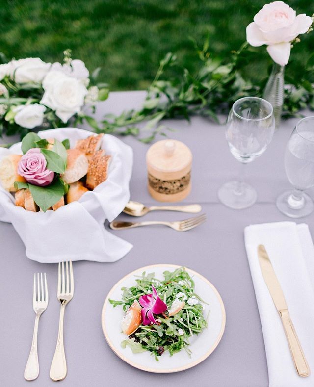 ApolloFoto's tweet image. Picture perfect plating 🌸🌿⠀
•⠀
•⠀
•⠀
•⠀
•⠀
#weddingdetails #instawed #prettyplate #weddingday #weddingfood #prettysalad #weddingflorals #weddingdecor #sanfranciscoweddingphotographer #smpweddings #weddingeats⠀ bit.ly/31xBvz6