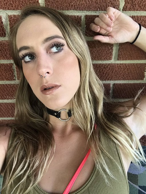 not much, just thinking about fucking your dad. https://t.co/H3Ra6U1mHk