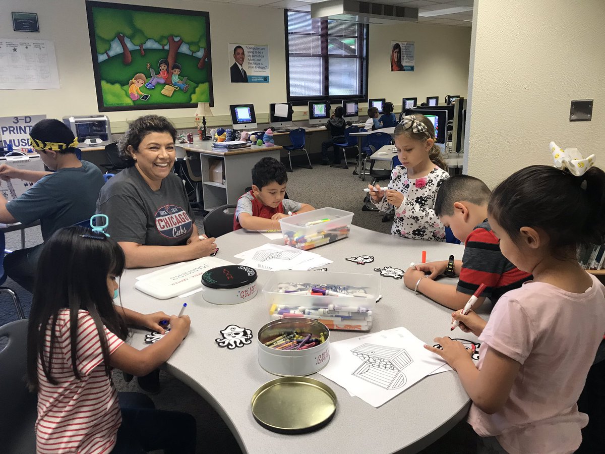 JenJReader's tweet photo. It's a fun-filled summer in the @AvonMediaCenter! 📚🚀🤖🖍 #OneDistrictOneDirection https://t.co/OVCzbi7exF