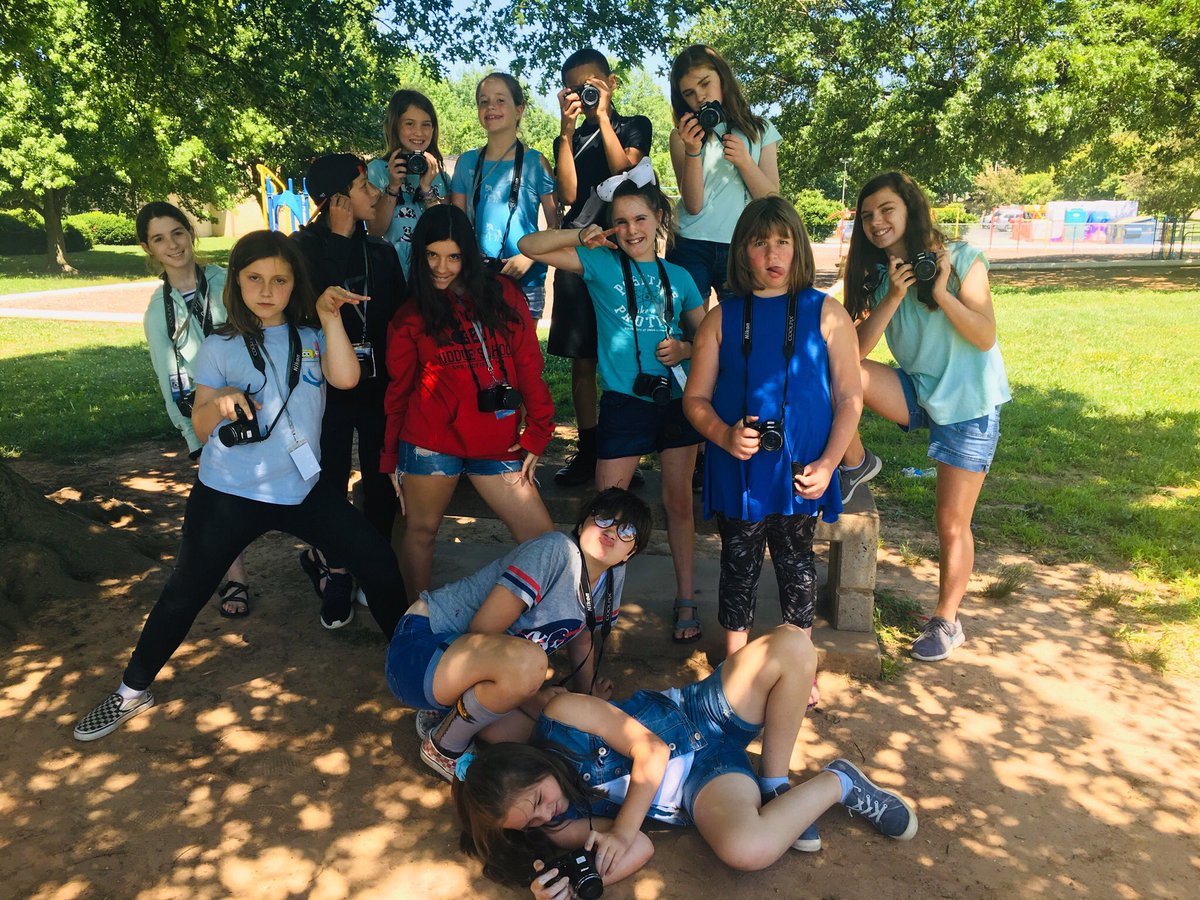 jencottengim's tweet image. All the hard works paid off~Afternoon Photography Groups 3 &amp;amp; 4 ~ Ready to hang our show! 📷✅
#itgoingtobegood #spsartworks @CowdenSPS @officialSPS