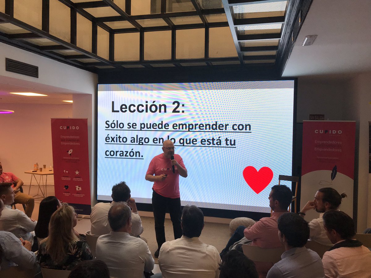 charlie4media's tweet photo. Una de las muchas lecciones que ha aprendido el gran @yosoyzarko de emprender e invertir. Palabra de uno de los causantes del éxito de #PCFútbol (juego que marcó una época para los más futboleros como yo) con Dinamic Multimedia. #AlwaysListening &amp; #AlwaysLearning https://t.co/T5fL0JQtCp