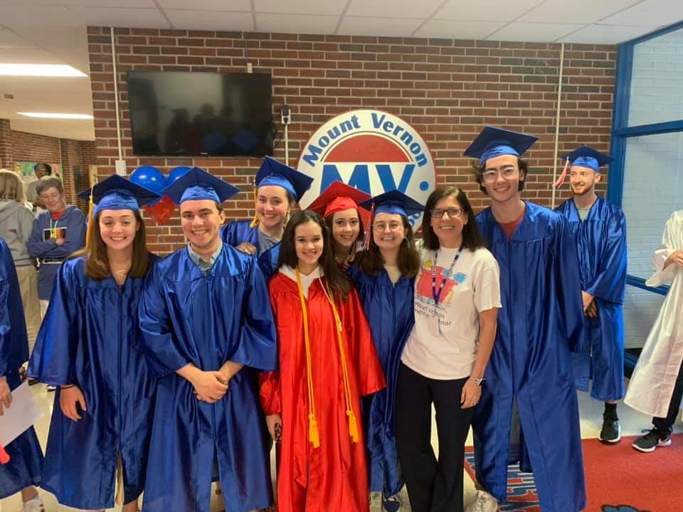 MVCSlearns's tweet photo. Look at these Titans marching the grounds of their elementary years!! 2nd grade with Mrs. Needels was 10 years ago. Wow! Congratulations Titans! #MarchOfTheTitans #TitansRising @MVCSPrincipal @MountVernonPTA @ACPSk12 https://t.co/oQhC1pZdhk