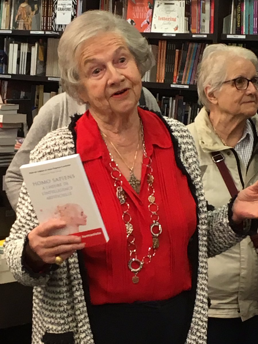 happymorphose's tweet photo. Superbe présentation du livre « Homo Sapiens à l’heure de l’intelligence artificielle » par @IDUPOUX à la librairie @Eyrolles ! Un franc succès !!! https://t.co/5XSICpQpWR